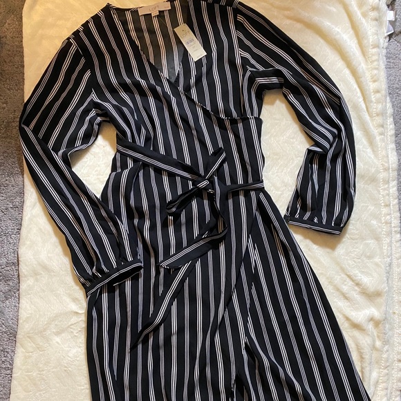 LOFT Dresses & Skirts - LOFT MIDI WRAP DRESS